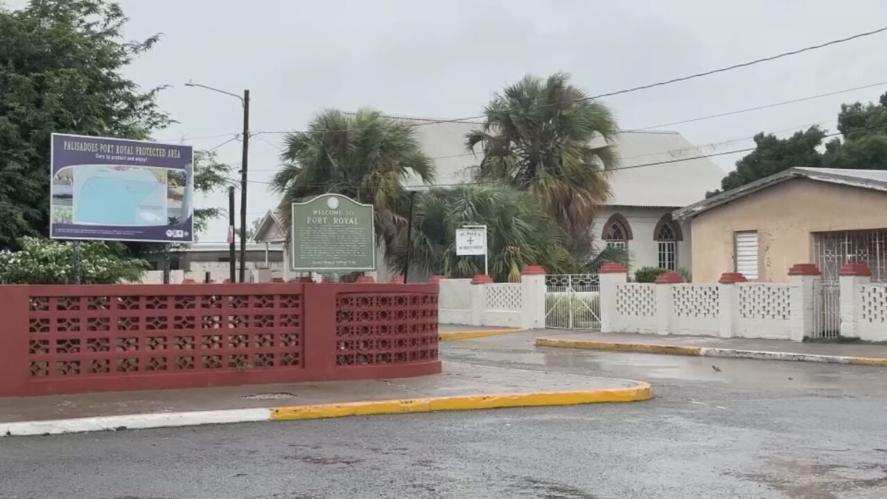 Louisville couple trapped in Jamaica as Hurricane Melissa slams island